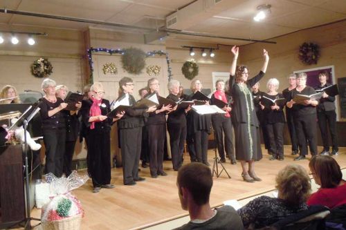 Patty Smith conducts her first concert with the Frontenac Women's Chorus in Bellrock  